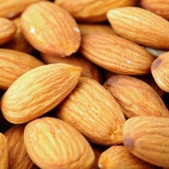 Çiğ Badem 1 Kg.